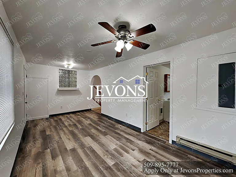 1509 Swan Ave — Photo 4