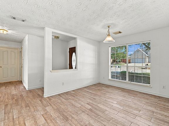 5th image of 24007 Floragate Dr