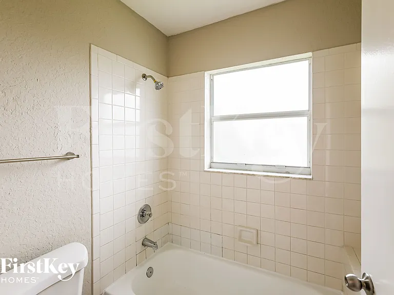 18050 SW 142nd Ct — Photo 11