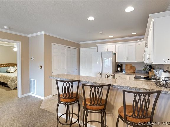5th image of 54 Park Pool Dr #1B