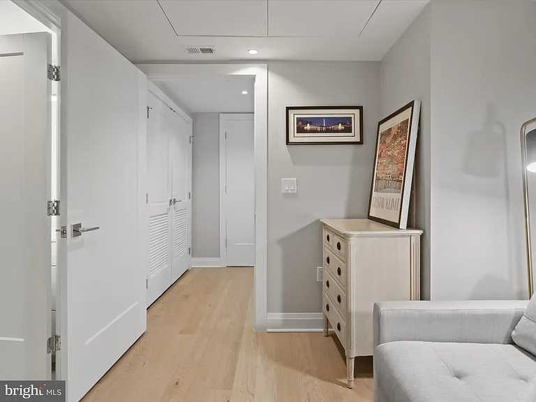 925 N Fairfax St #704 — Photo 17