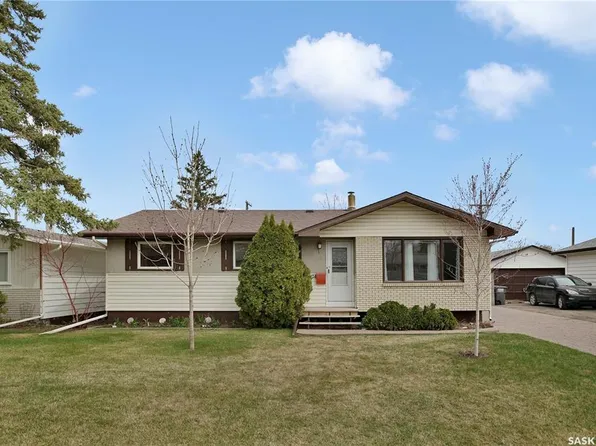 1104 McMillan AVENUE, Saskatoon, SK S7L 2V1