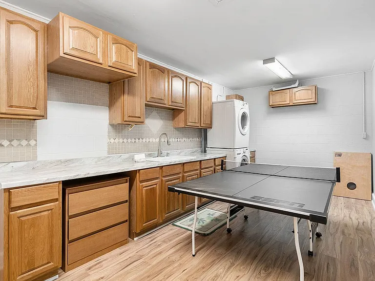 1038 Lakeside Dr — Photo 8