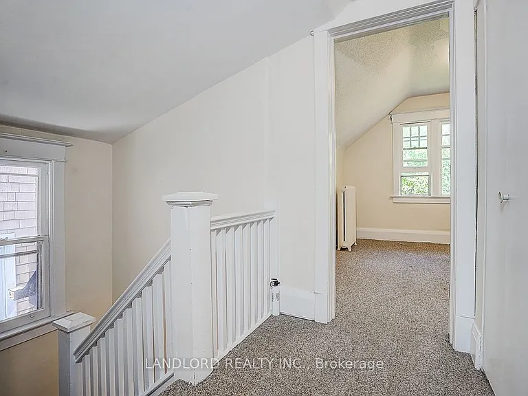92 Neville Park Blvd #UPPER — Photo 23
