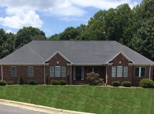 328 Greenfield Ct, Lexington, NC 27295