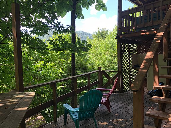 Lower deck with a view 