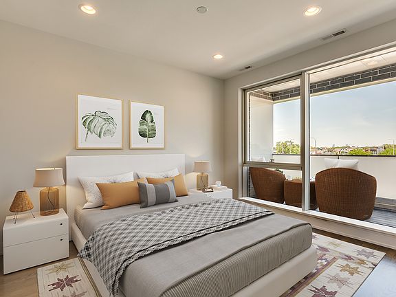 5th image of 2351 N Seeley Ave #3A