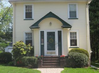 8 Greaves Pl, Cranford, NJ 07016