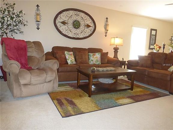 5th image of 328 Acadia Dr