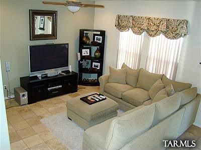 3rd image of 629 W Tanner Robert Pl
