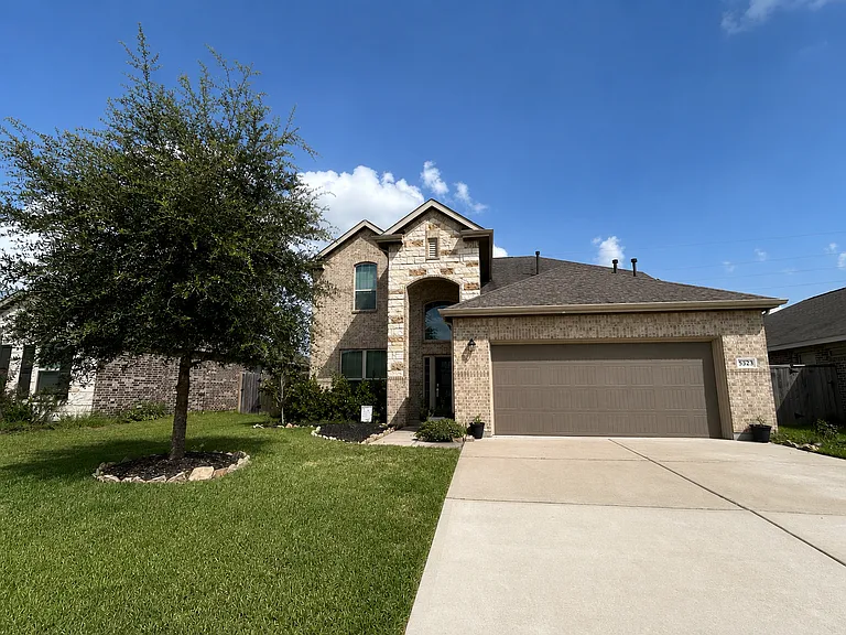 5323 Tuck Trl — Photo 1