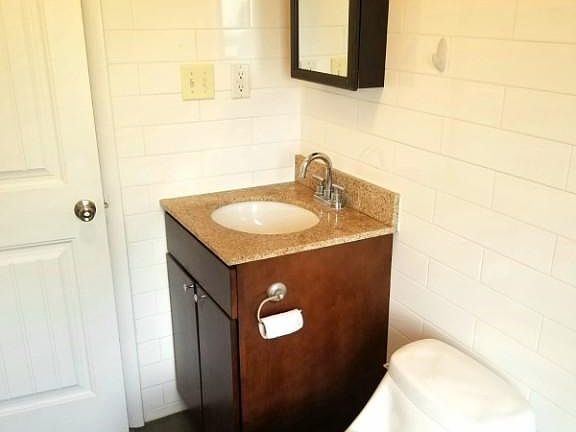 3rd image of 380 Hancock St APT 3