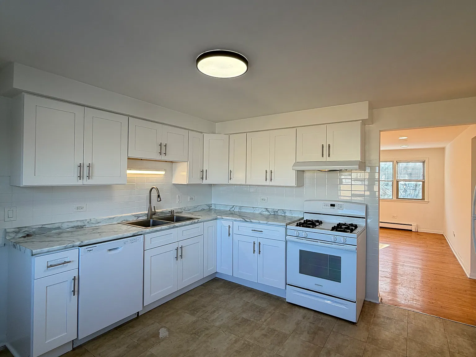2 bed, 850 sqft, $1,750 — Photo 3