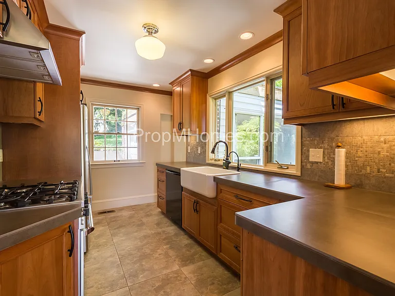 475 Furnace St — Photo 7