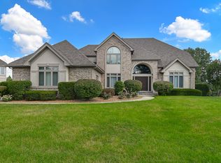 6767 Fieldstone Dr, Burr Ridge, IL 60527