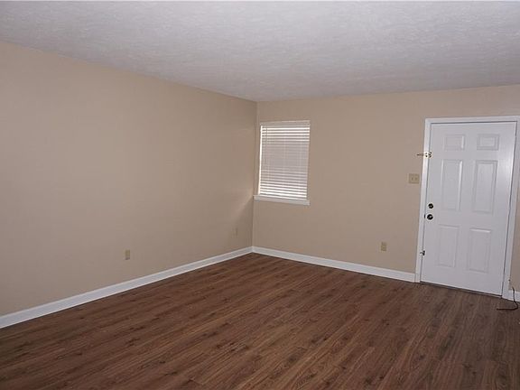 2nd image of 3705 Stefano St