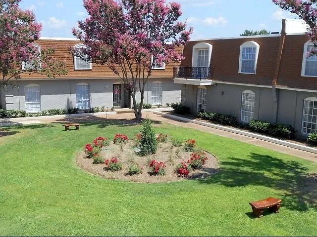Highland Hills — Photo 8
