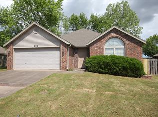 298 James Dr, Centerton, AR 72719