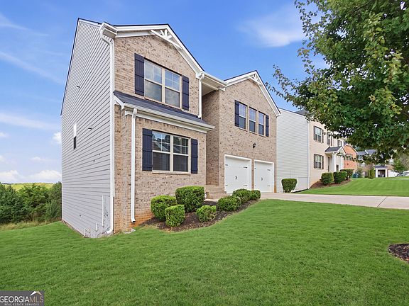 3rd image of 399 Toronto Cir