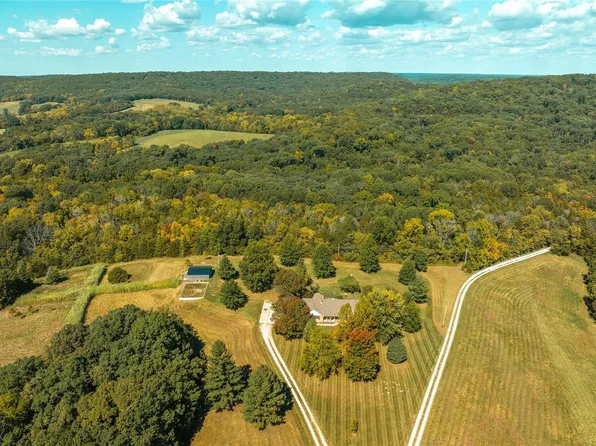 135 Brown Rd, Hermann, MO 65041