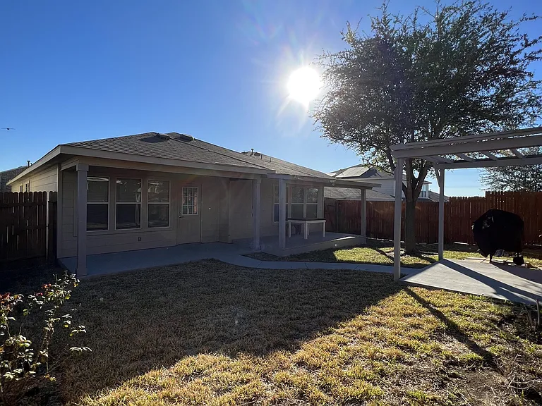 10909 Charreada Trl — Photo 47