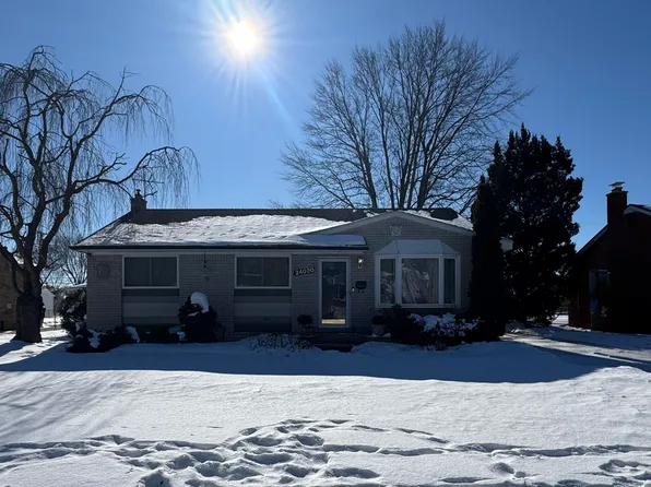 24030 Harvard Shore Dr, Saint Clair Shores, MI 48082
