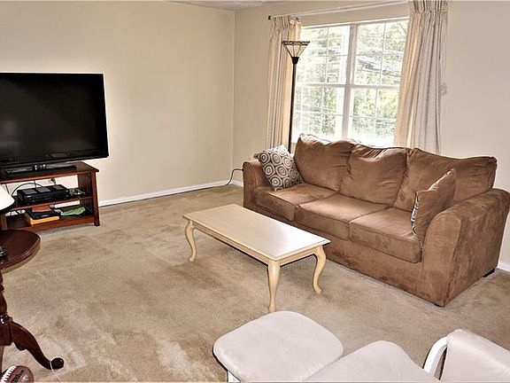 2nd image of 301 McKee Rd