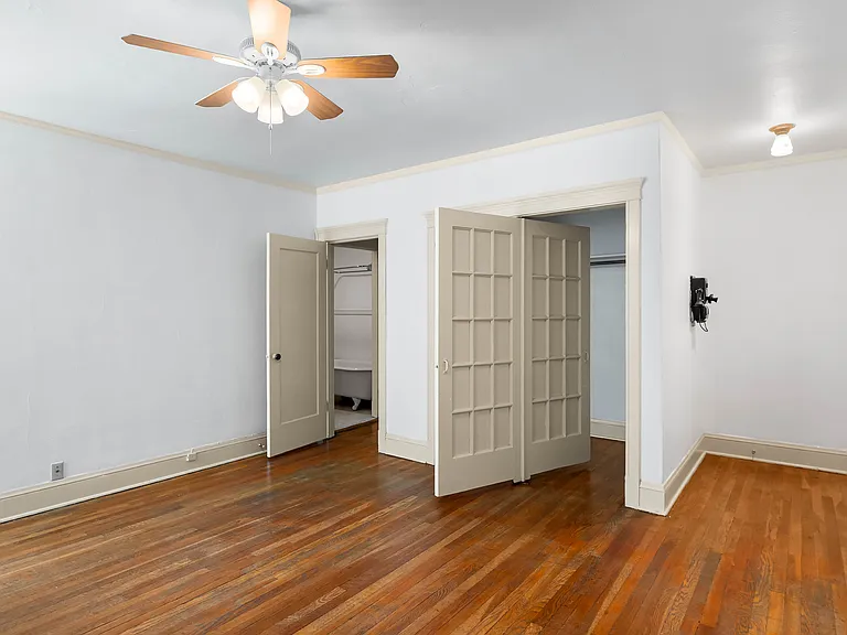 Historic Paramount Apartments — Photo 19