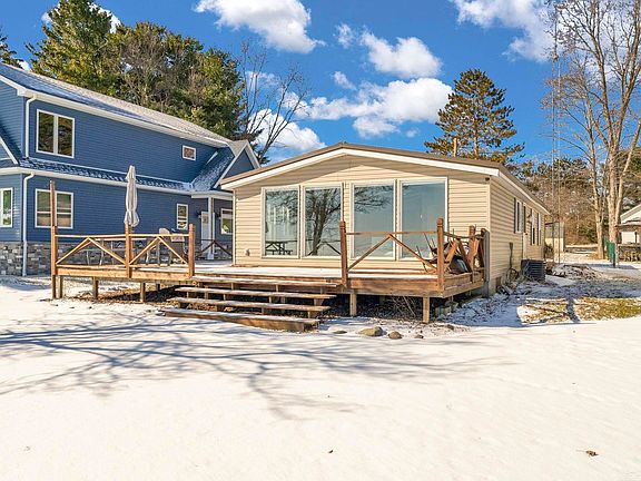 3rd image of 8723 Lakeshore Rd