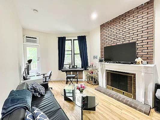 5th image of 105 W 74th St APT 3B
