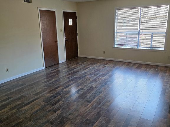 3rd image of 621 McArthur St APT 6