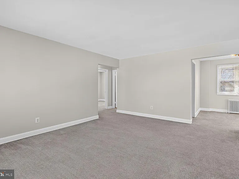 1410 N Quinn St #7 — Photo 4