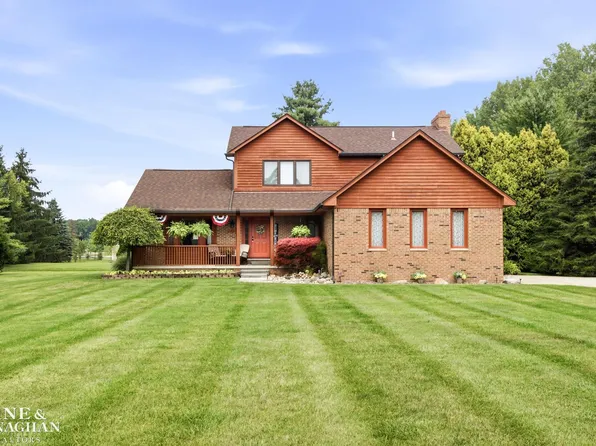 6930 Trumble Rd, Saint Clair, MI 48079