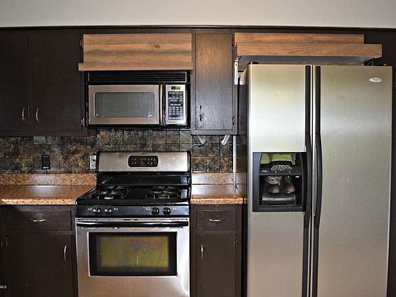 5th image of 825 14th St NE