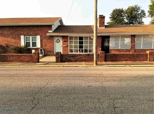211 W Sycamore St, Boonville, IN 47601