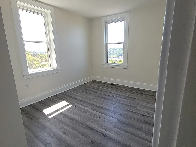 3412 Monroe St — Photo 9