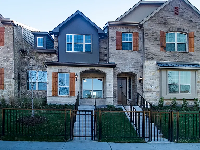 939 Whitehall Dr — Photo 28