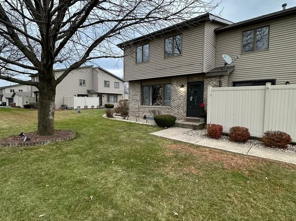 768 Lake Rd, New Lenox, IL 60451