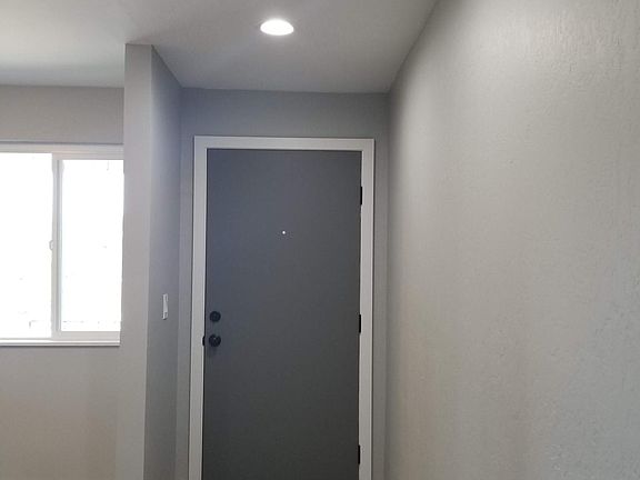 2nd image of 869 Castlewood Dr APT 3