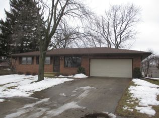 1204 Townley Dr, Bloomington, IL 61704