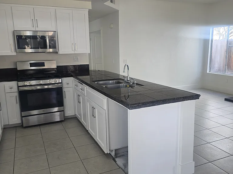 23650 Tonada Ln — Photo 2
