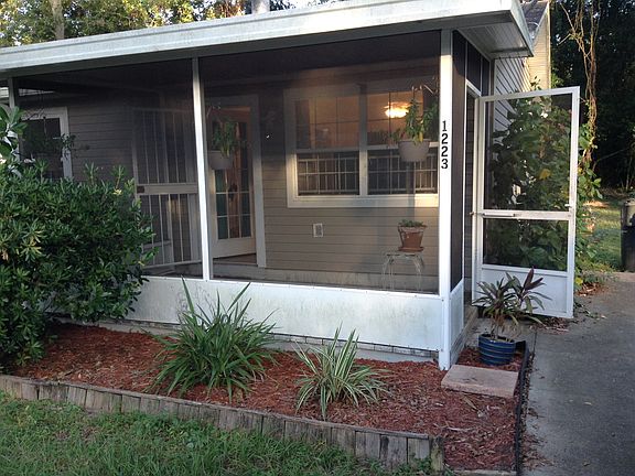 2nd image of 1223 Jasmine St
