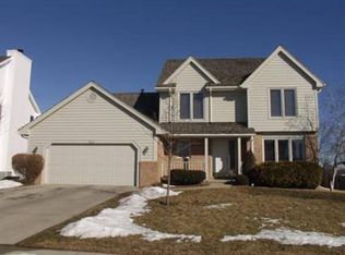13929 Summit Dr, Clive, IA 50325