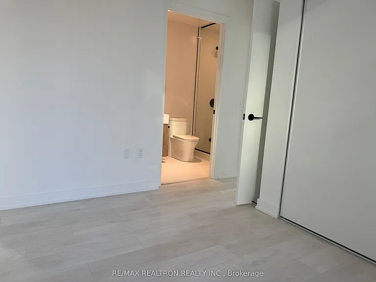 127 Broadway Ave #1402 — Photo 5