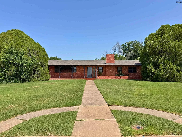 4415 Rivercrest Dr — Photo 1