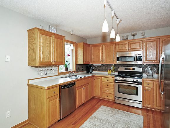 3rd image of 371 Nathan Ln N