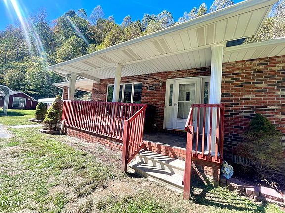 3rd image of 2989 Greenbrier Rd
