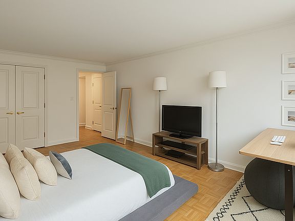 3rd image of 404 E 76th St APT 5J