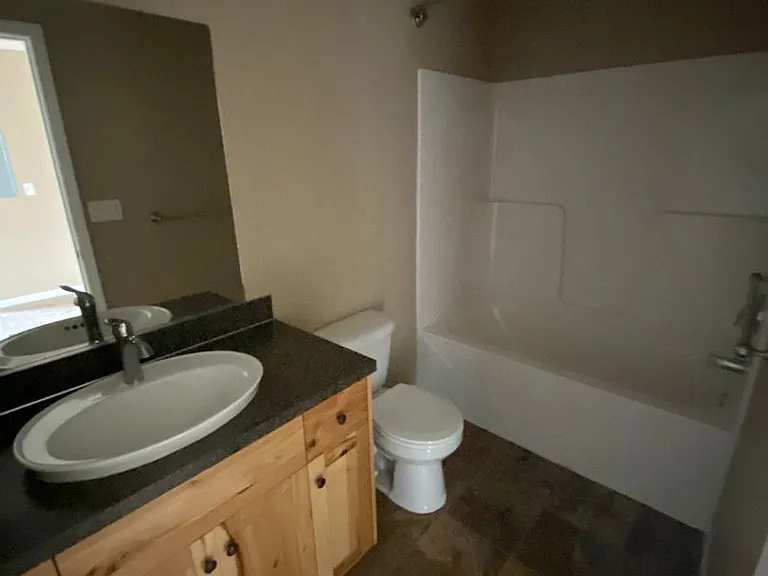 Crossfire Apartments — Photo 8