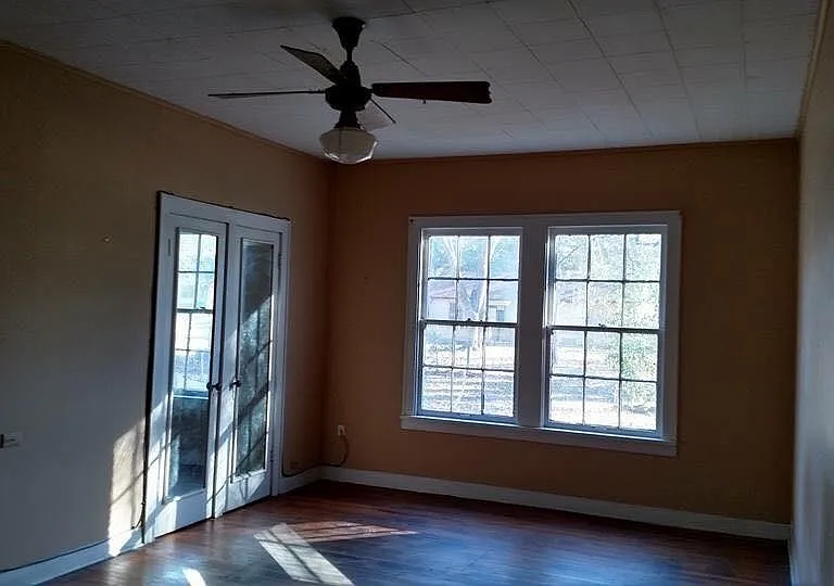 102 Pine St — Photo 3